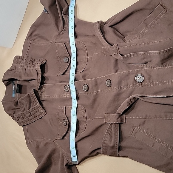 French Cuff Size M Brown Safari Style Jacket.  Belted and Button Down.  GUC - Picture 7 of 11